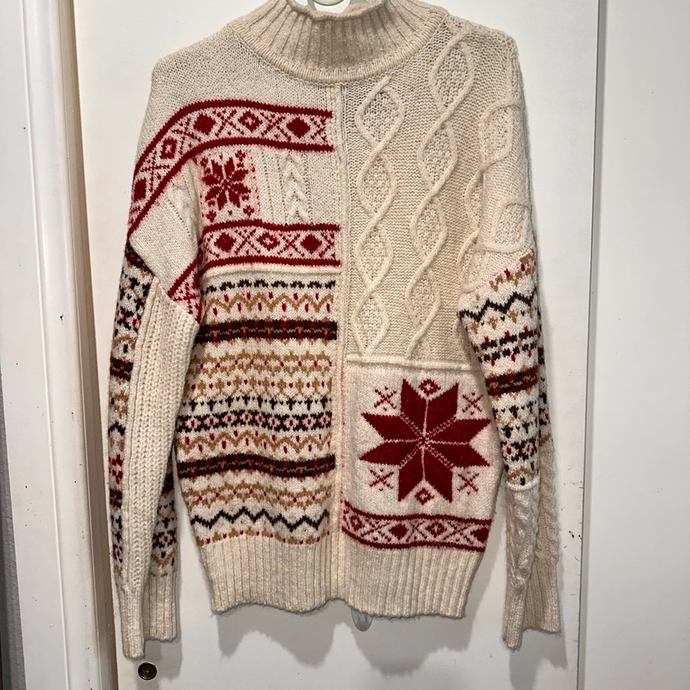 American Eagle Outfitters Cream and Red Turtleneck Sweater